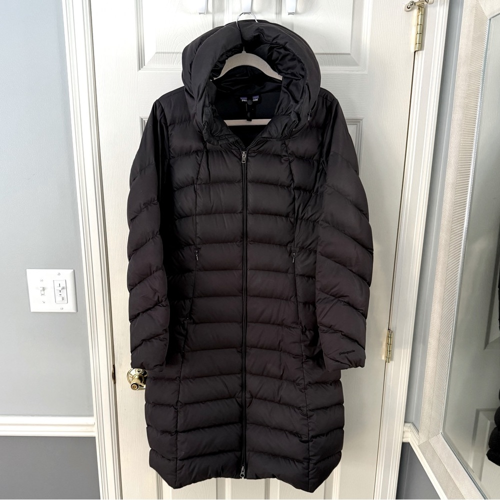 Patagonia long puffer parka women’s size medium